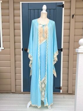 Vintage 1970s Cattani of
California Nightgown Set Women’s Size Small